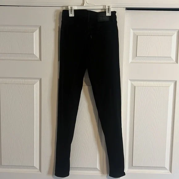 Levi’s skinny jeans - Picture 2 of 3